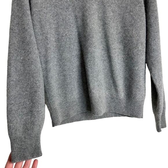 Alan Fusser 100% Cashmere Gray Vneck Sweater Mens Medium Timeless Closet Staple - Picture 4 of 9